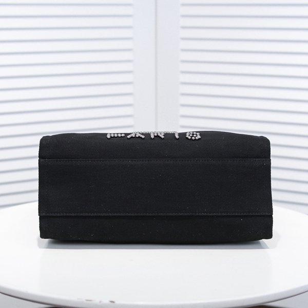 シャネルバッグ側面デザイン